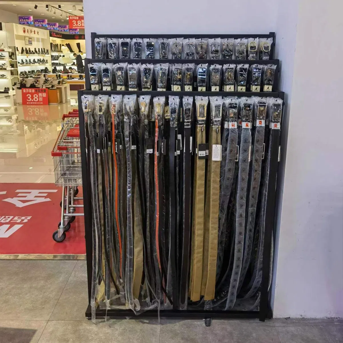 Percha de Metal de pie para cinturón, Expositor para Armario de Hombre, Moderna estantería organizadora para Corbatas, Bufandas, chales y Bolsos con Soporte para Paraguas